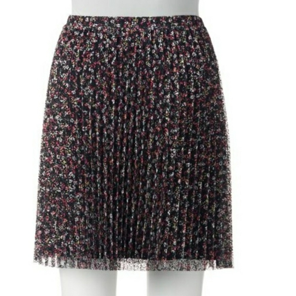 💜💜💜NWT ELLE  FLORAL LACE LINED PLEATED SKIRT XL